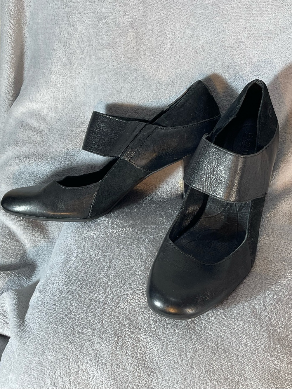 Born Women’s Black Leather Mary Jane Pumps